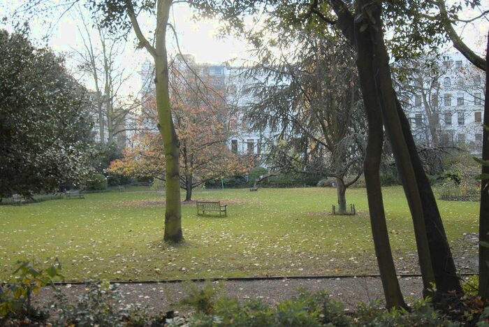 3 Bedroom Flat To Rent In Queen's Gate Gardens, London, Uk, SW7