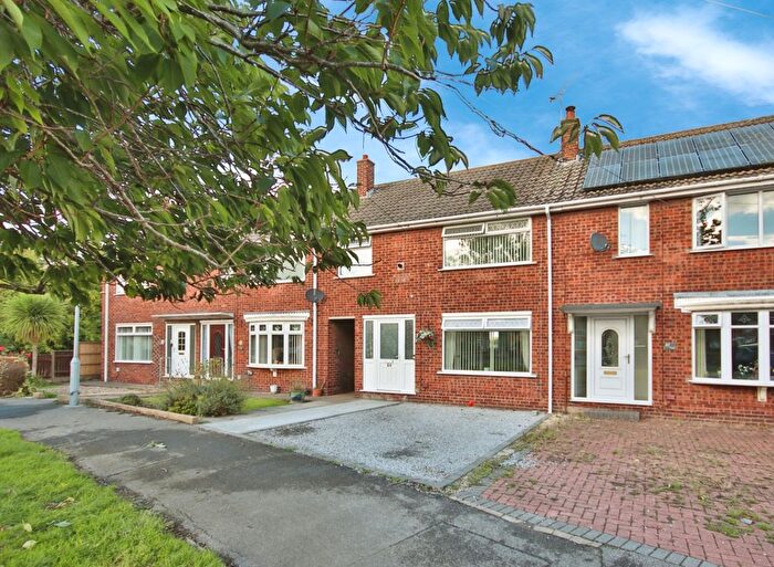 3 Bedroom Terraced House For Sale In Stornaway Square, Hull, HU8