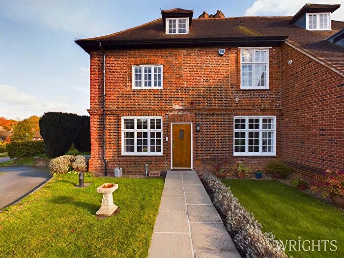 4 Bedroom Apartment To Rent In Digswell Lodge, Welwyn Garden City, AL8