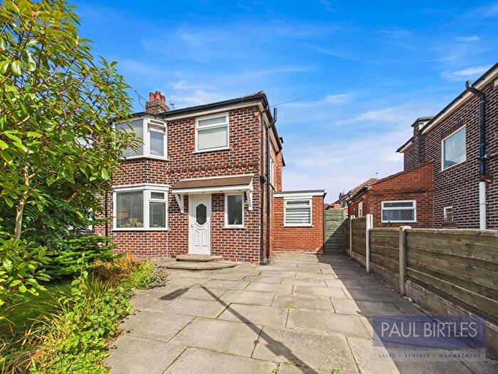 3 Bedroom Semi-Detached House For Sale In Bishop Road, Flixton, Trafford, M41