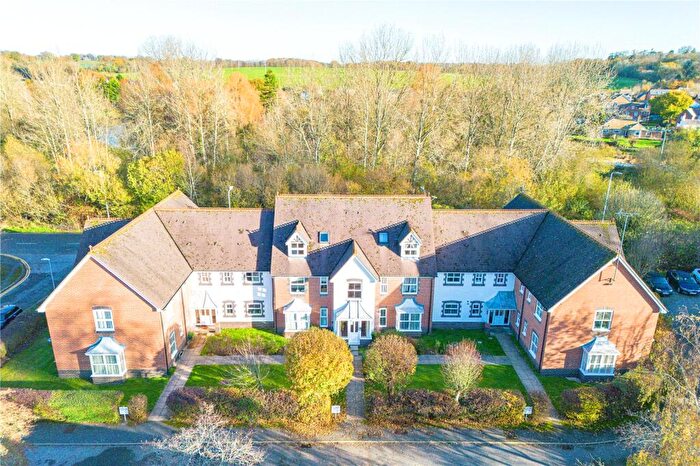 2 Bedroom Apartment For Sale In Kennet Way, Hungerford, Berkshire, RG17