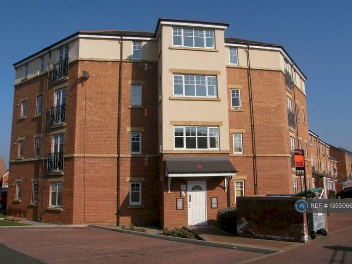 2 Bedroom Flat To Rent In Ovett Gardens, Gateshead, NE8