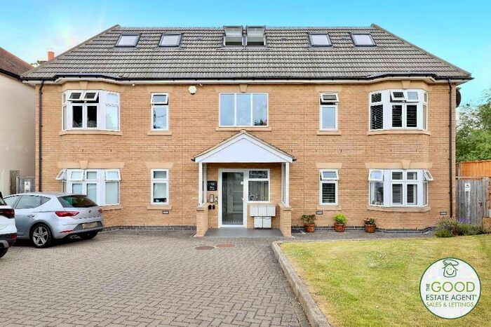 2 Bedroom Flat To Rent In Roding Road, Loughton, IG10