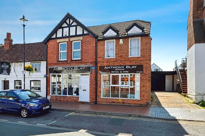 2 Bedroom Maisonette To Rent In Rose Street, Wokingham, RG40