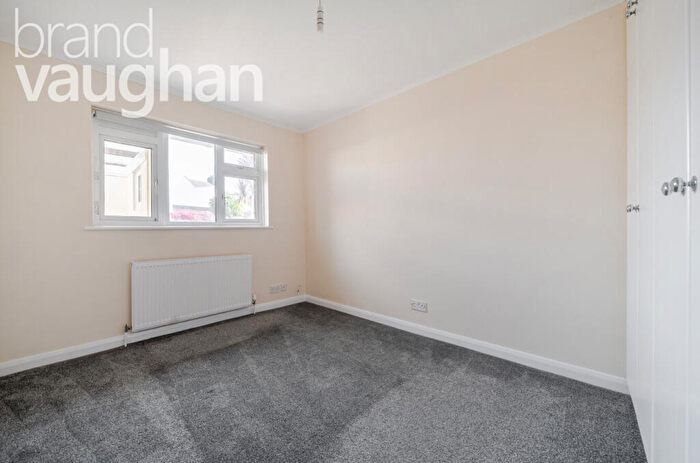 2 Bedroom Bungalow To Rent In Park Crescent, Portslade, Brighton, East Sussex, BN41