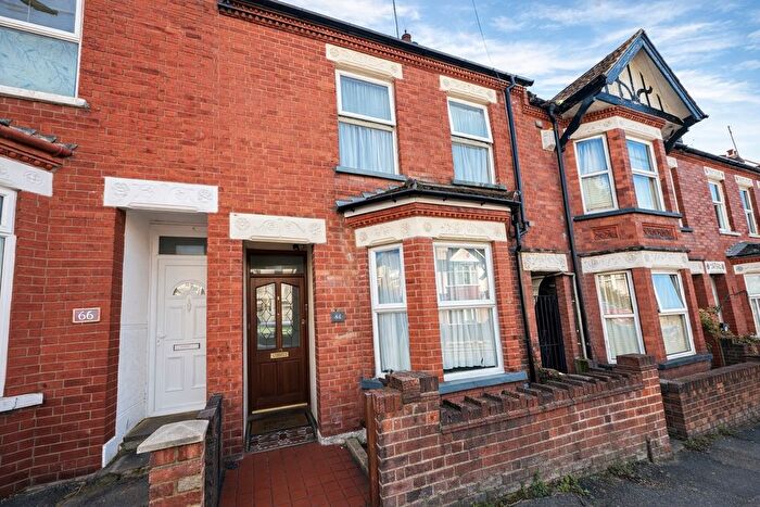 3 Bedroom Terraced House To Rent In Talbot Road, Luton, Bedfordshire, LU2