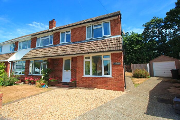 4 Bedroom Semi-Detached House For Sale In Kelvin Grove, Netley Abbey, SO31