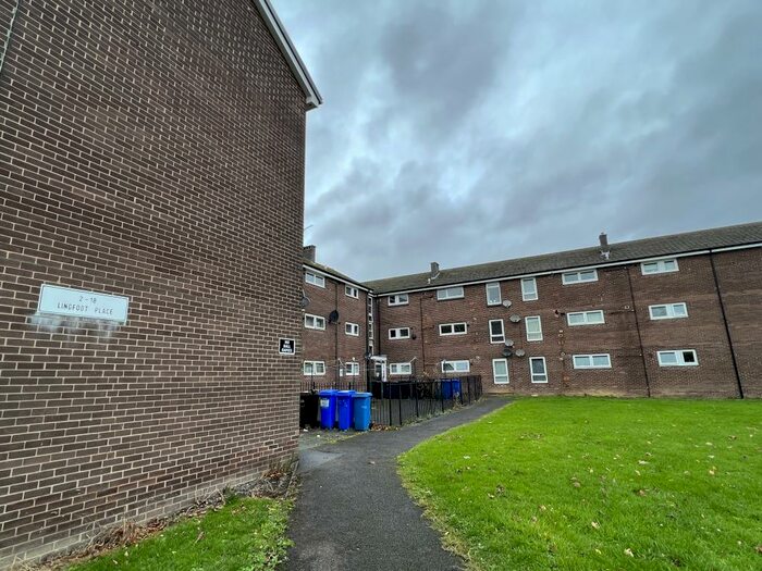 3 Bedroom Apartment To Rent In Lingfoot Place, Jordanthorpe, Sheffield, S8
