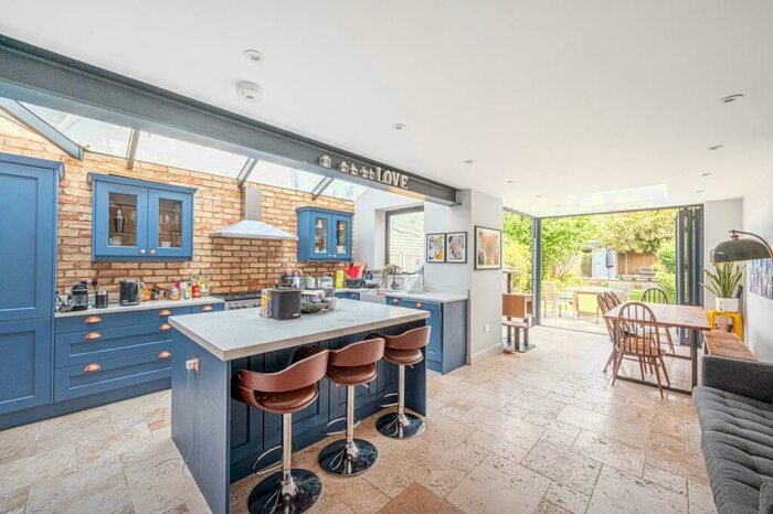 5 Bedroom Terraced House To Rent In Elm Park Road, Finchley, London, N3