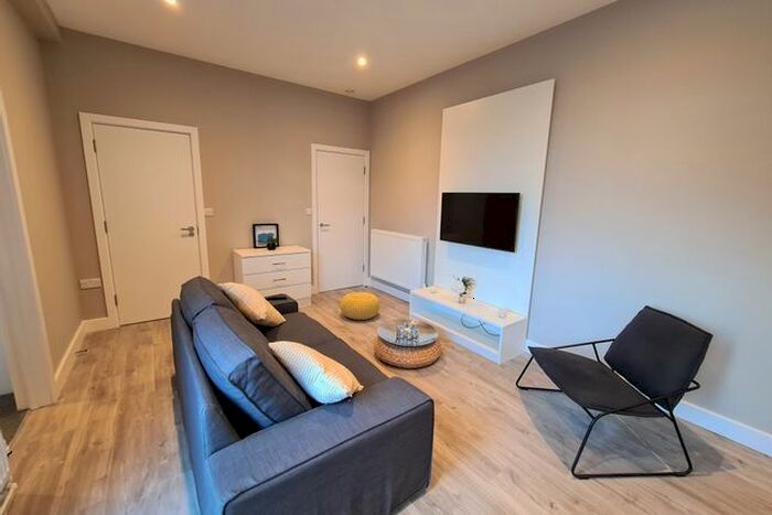 1 Bedroom Flat To Rent In Exchange Road, Watford, WD18