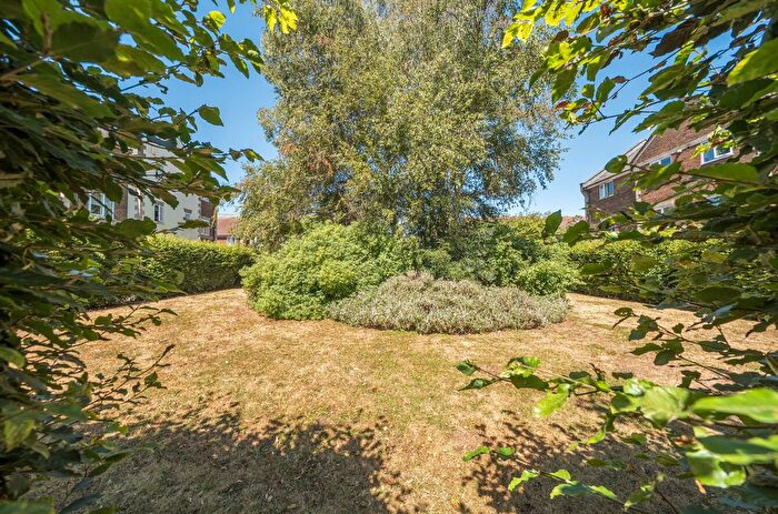 3 Bedroom Terraced House For Sale In Trinity Road, Taunton, Somerset, TA1