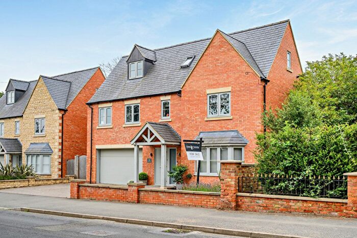 5 Bedroom Detached House For Sale In Brackley Road, Silverstone, Towcester Northamptonshire, NN12