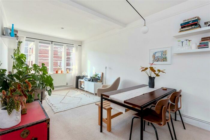 1 Bedroom Apartment To Rent In Queens Drive, London, N4