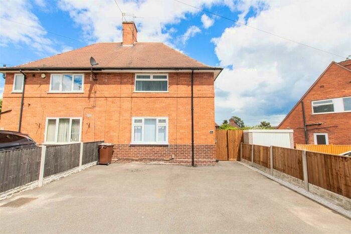 3 Bedroom Semi-Detached House To Rent In Totland Drive, Nottingham, NG8