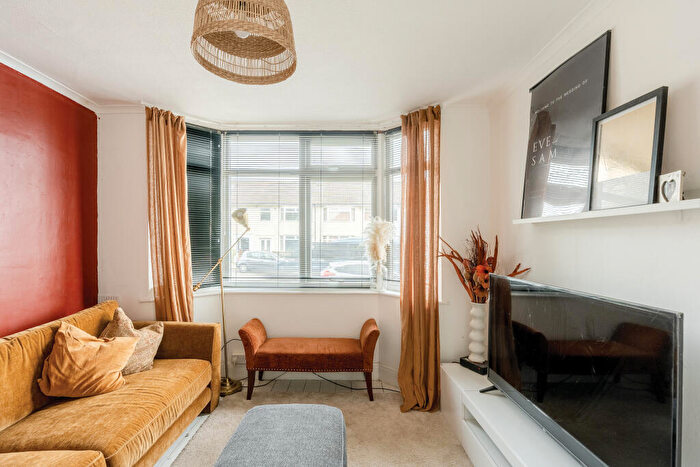 3 Bedroom End Of Terrace House For Sale In Dovercourt Road, Horfield, Bristol, BS7
