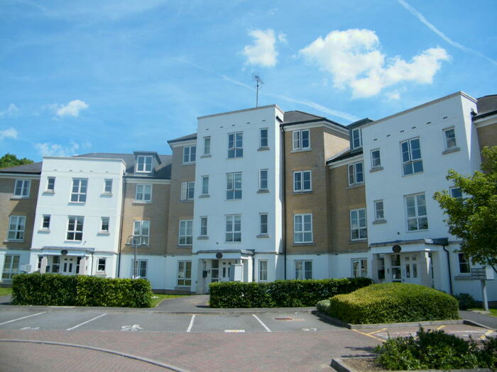 2 Bedroom Apartment To Rent In Katherine Court, Woking, GU21