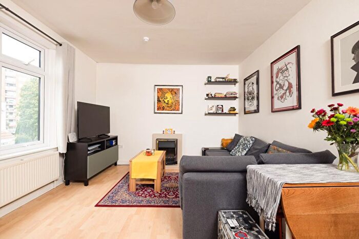 1 Bedroom Flat For Sale In Walter Street, Southville, BS3
