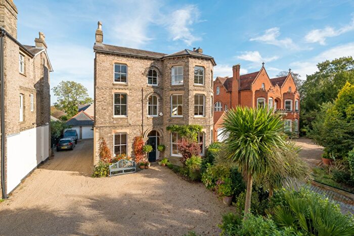 7 Bedroom Detached House For Sale In Westerfield Road, Ipswich, Suffolk, IP4