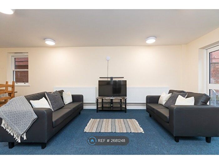 6 Bedroom Flat To Rent In Moss Street, Leamington Spa, CV31