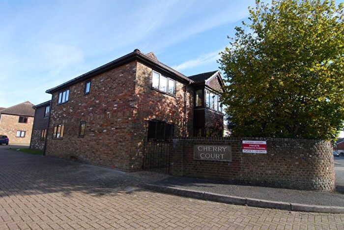 2 Bedroom Flat To Rent In Cherry Court, Brighton Road, Horsham, RH13