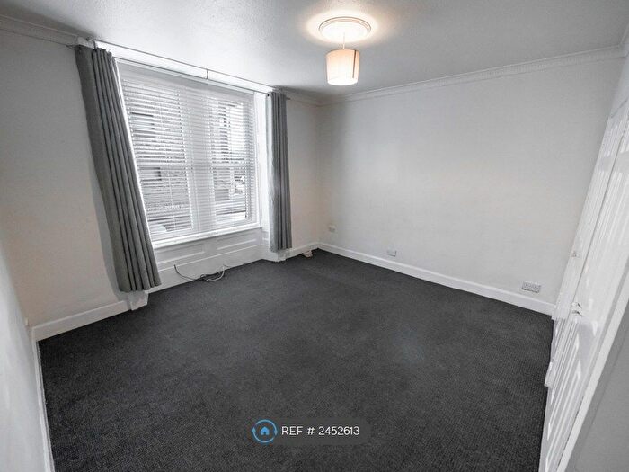 1 Bedroom Flat To Rent In Graham Street, Dundee, DD4