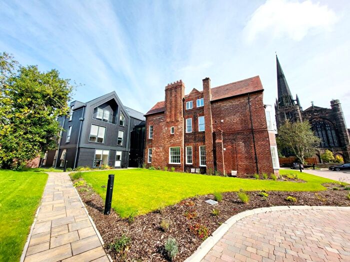 2 Bedroom Flat To Rent In St Georges Gardens, Bramhall Lane, Stockport, SK2