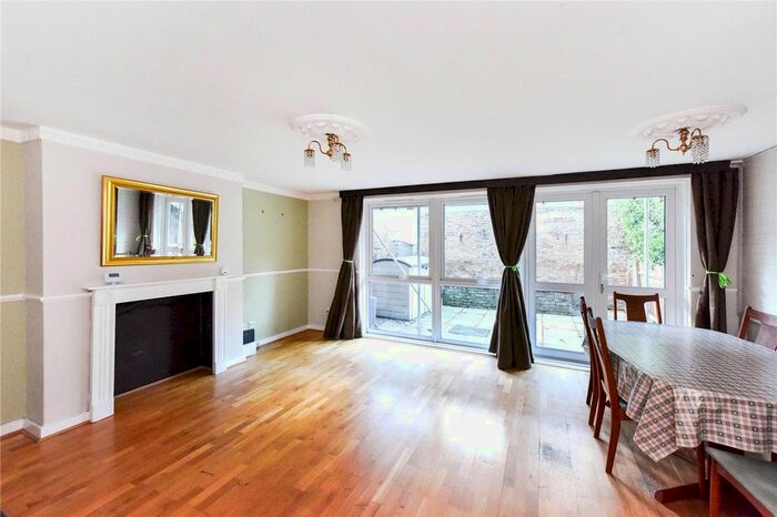 3 Bedroom Flat To Rent In Attneave Street, London, WC1X