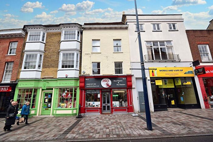 2 Bedroom Flat To Rent In High Street, Maidstone, ME14