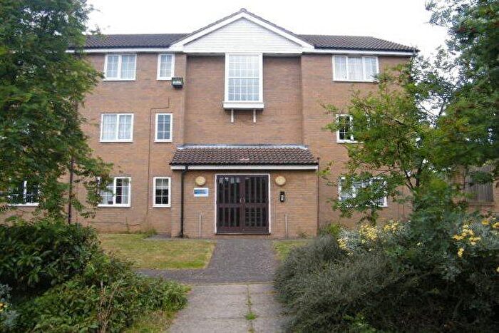 2 Bedroom Flat To Rent In Chepstow Close, Northampton, NN5