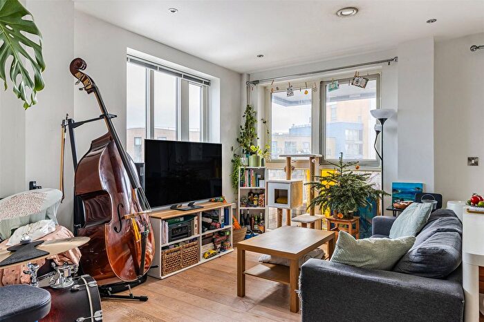 3 Bedroom Flat To Rent In Deptford Bridge, The Glassworks, London, SE8