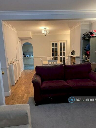 2 Bedroom Terraced House To Rent In Gladstone Road, Surbiton, KT6