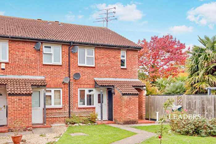 1 Bedroom Flat To Rent In Darnay Rise, CM1