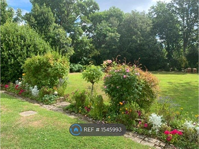 2 Bedroom Flat To Rent In Oakfield Court, London, SW4