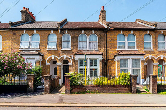 1 Bedroom Flat To Rent In Brookdale Road, Catford, London, SE6