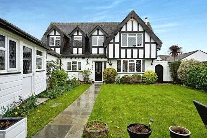 4 Bedroom Detached House To Rent In Ansisters Road, Worthing, BN12