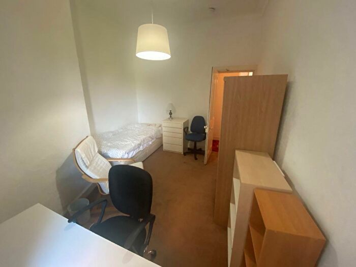 3 Bedroom Flat To Rent In Parkside Terrace, Newington, Edinburgh, EH16