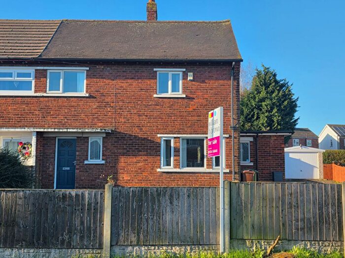 3 Bedroom Semi Detached House For Sale In Thornton Avenue, Scunthorpe, DN16