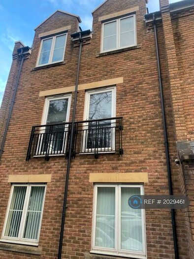 2 Bedroom Flat To Rent In Caversham Place, Sutton Coldfield, B73