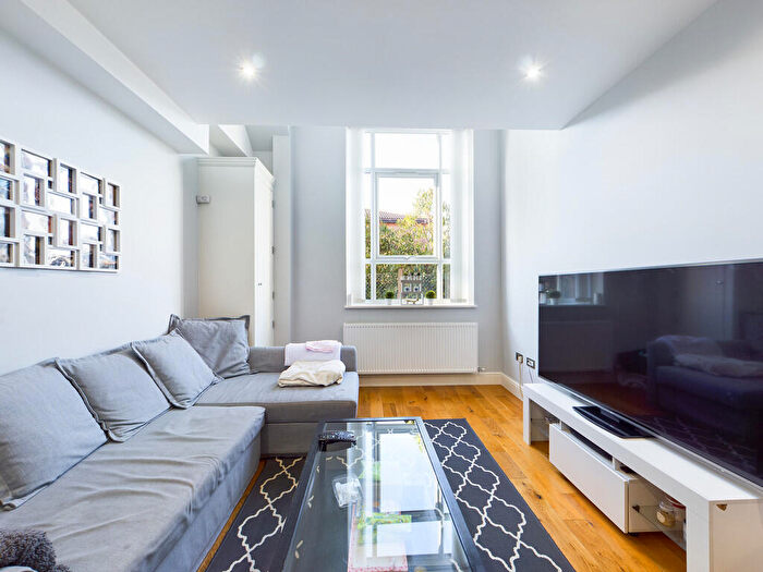1 Bedroom Apartment To Rent In Harrington House, Horsham, RH13