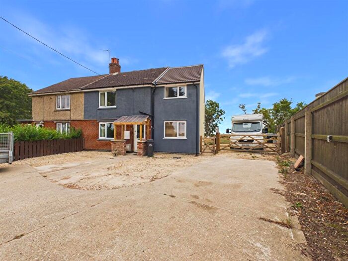 4 Bedroom Semi-Detached House For Sale In Main Road, Ulceby, Alford, LN13