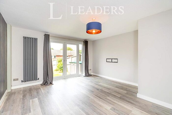 3 Bedroom Terraced House To Rent In Meadow Gardens, MK18