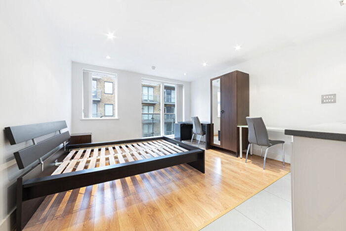 Apartment To Rent In Caspian Wharf, Yeo Street, London, E3