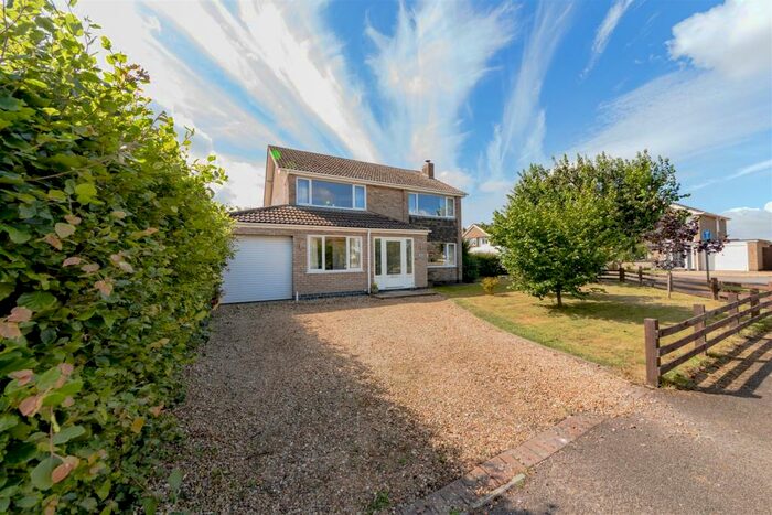 5 Bedroom Detached House For Sale In Wenton Close, Cottesmore, Rutland, LE15