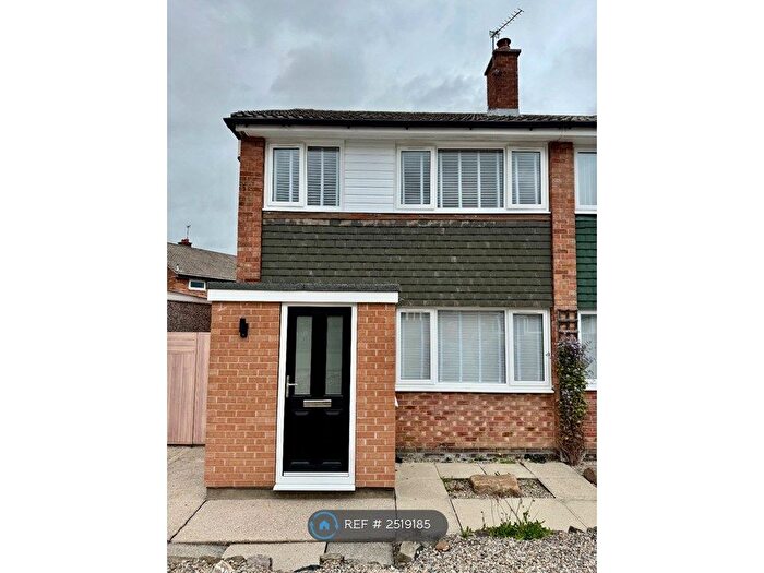 3 Bedroom Semi-Detached House To Rent In Adams Grove, Leeds, LS15