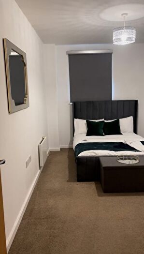 1 Bedroom Flat To Rent In Gotts Road, Leeds, LS12