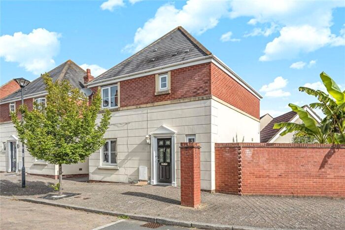 3 Bedroom Detached House For Sale In Hartington Road, Oakhurst, Swindon, SN25