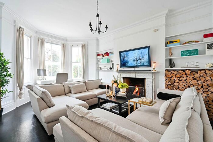 2 Bedroom Maisonette For Sale In Waterden Road, Guildford, GU1