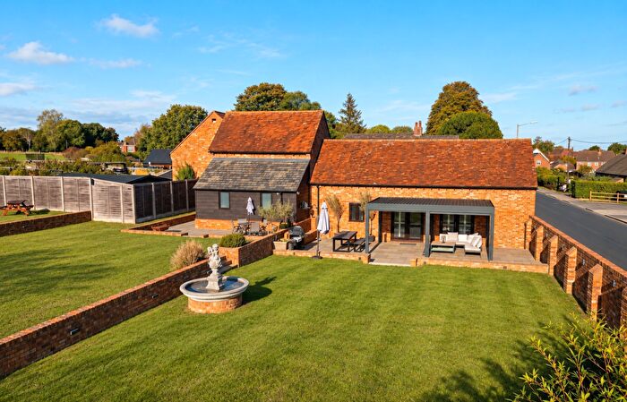 3 Bedroom Barn Conversion For Sale In Aylesbury Road, Bierton, HP22