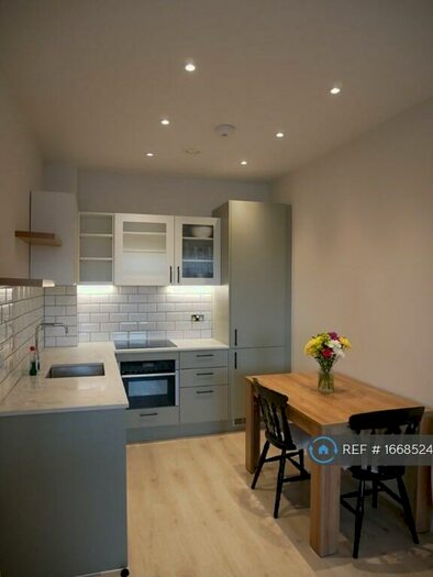 1 Bedroom Flat To Rent In Ashwood House, Camberley, GU15