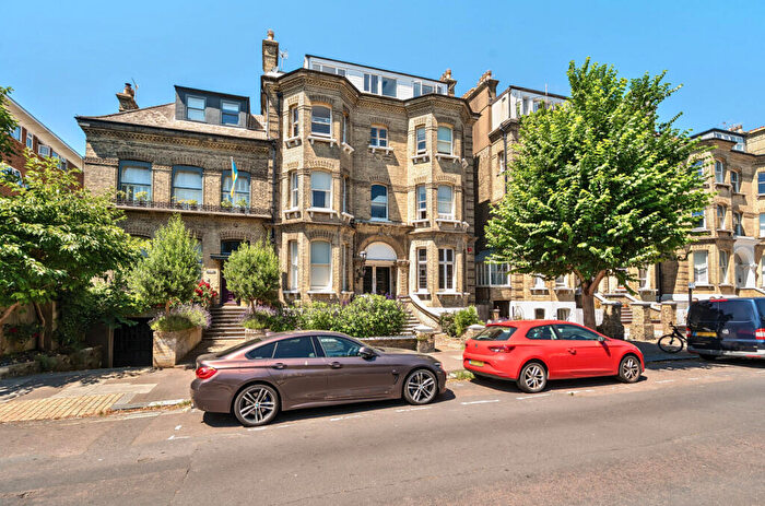 2 Bedroom Apartment For Sale In Wilbury Road, Hove, East Sussex, BN3